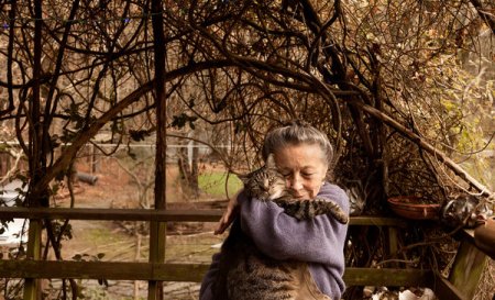 20130110-CATLADY-slide-JX29-articleLarge