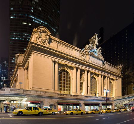 645px-Grand_central_Station_Outside_Night