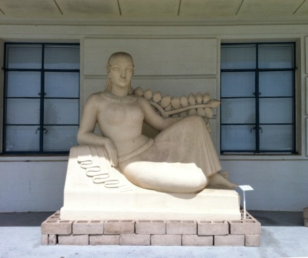 treasure island sculpture2