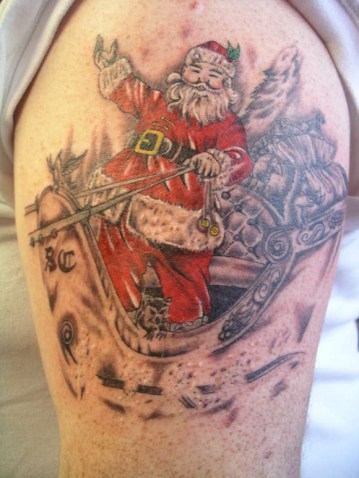 santa-claus-tattoo-on-shoulder